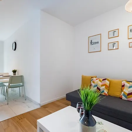 Papini's -apartment With Big Terrace *