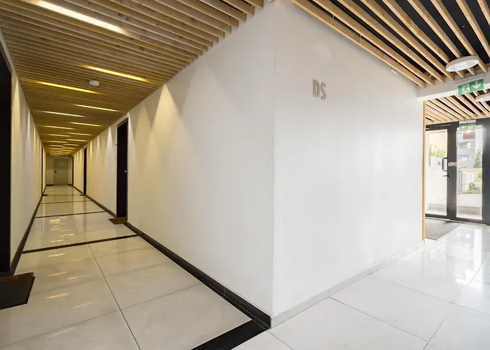 Papini's -apartment With Big Terrace 아파트